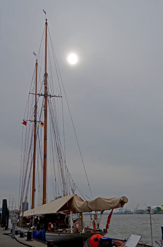 Bild: Hamburger Hafen: Segelschiff