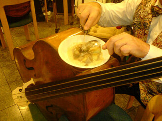 Bild: Essen auf dem Instrument