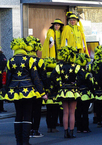 Bild: Karneval: Rosenmontagszug in Hagen - Tanzgruppe