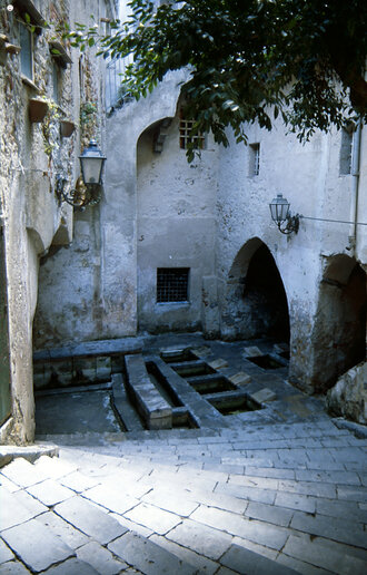 Bild: Cefalù (Stadt auf Sizilien/Italien): Lavatoio medievale (öffentlicher Waschplatz aus dem Mittelalter)