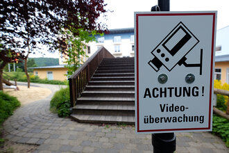 Bild: Schild: Achtung! Videoüberwachung