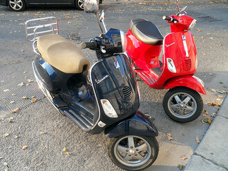 Bild: Vespas (Motorroller)