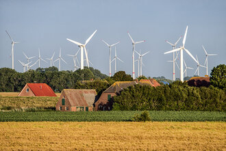 Bild: Windräder in Ostfriesland