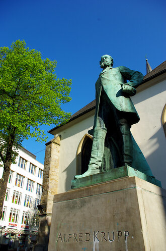 Bild: Alfred Krupp, Denkmal in Essen