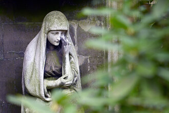 Bild: Friedhof: Grabstatue