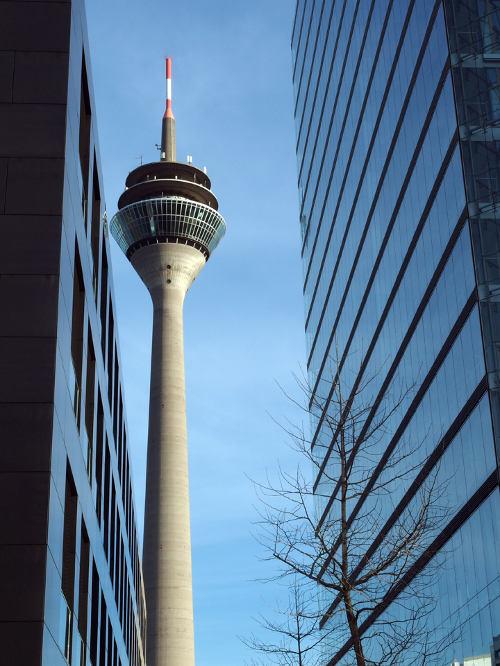 Bild: Düsseldorf: Rheinturm