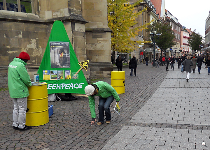 Bild: Stand der Umweltorganisation Greenpeace