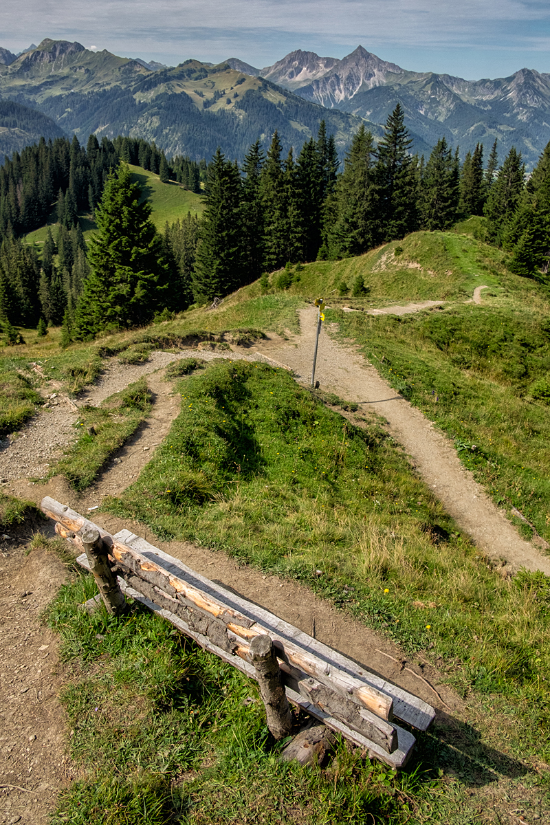 Bild: Wandern und Rast machen (Tirol, Österreich)